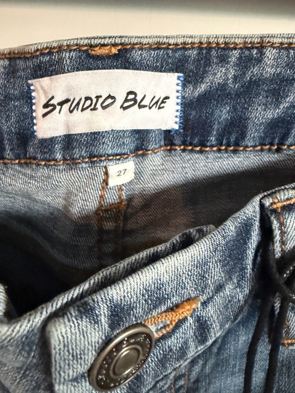 Distressed Light Wash Ankle Jeans - Women - Picture 5 of 6
